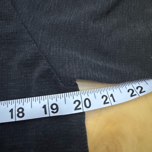 Nike Rise 365 Running Division
Men's Dri-FIT Short-Sleeve Running Top - Picture 6 of 8